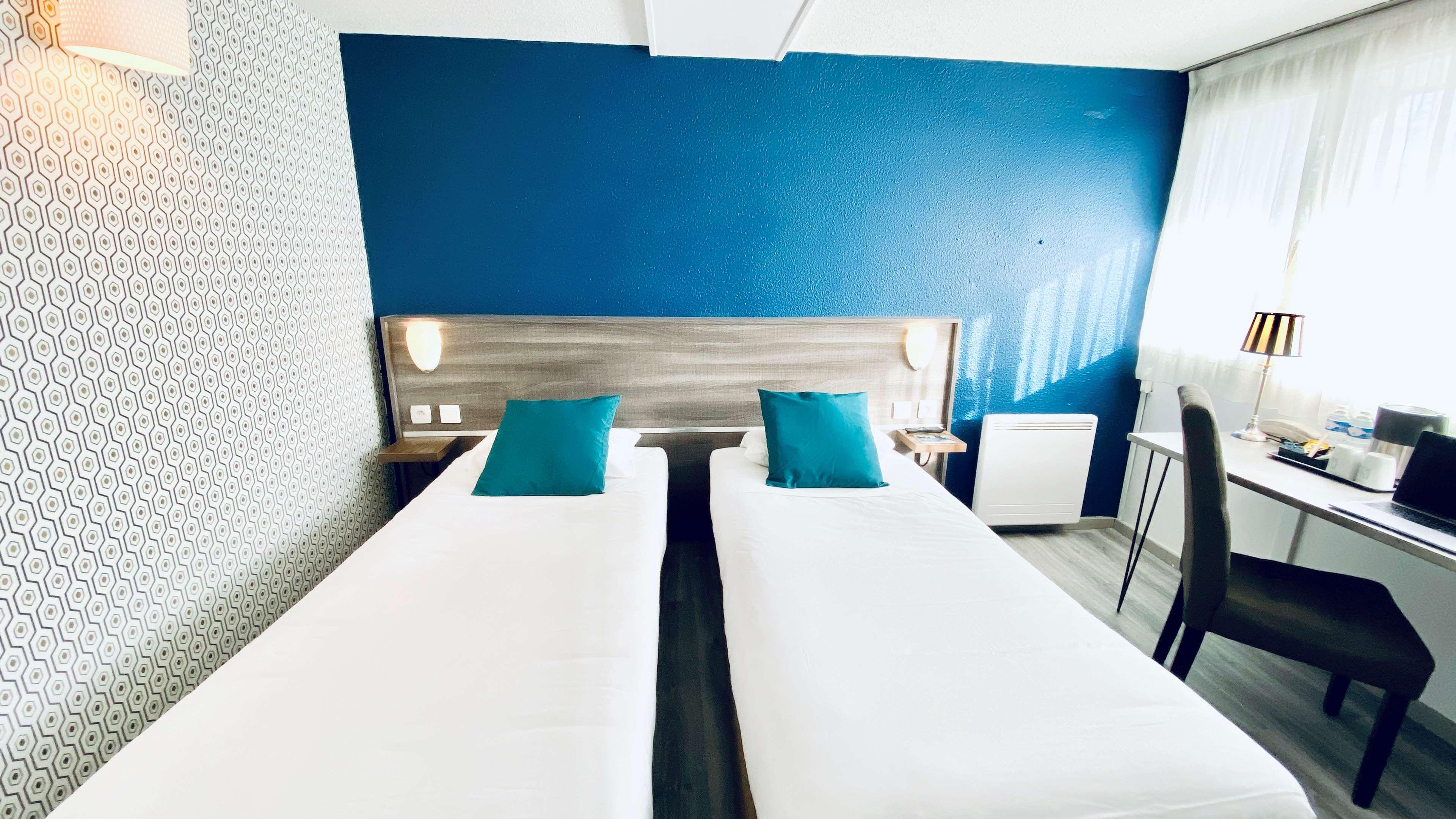 Hotel Restaurant Kyriad De Peronne Экстерьер фото