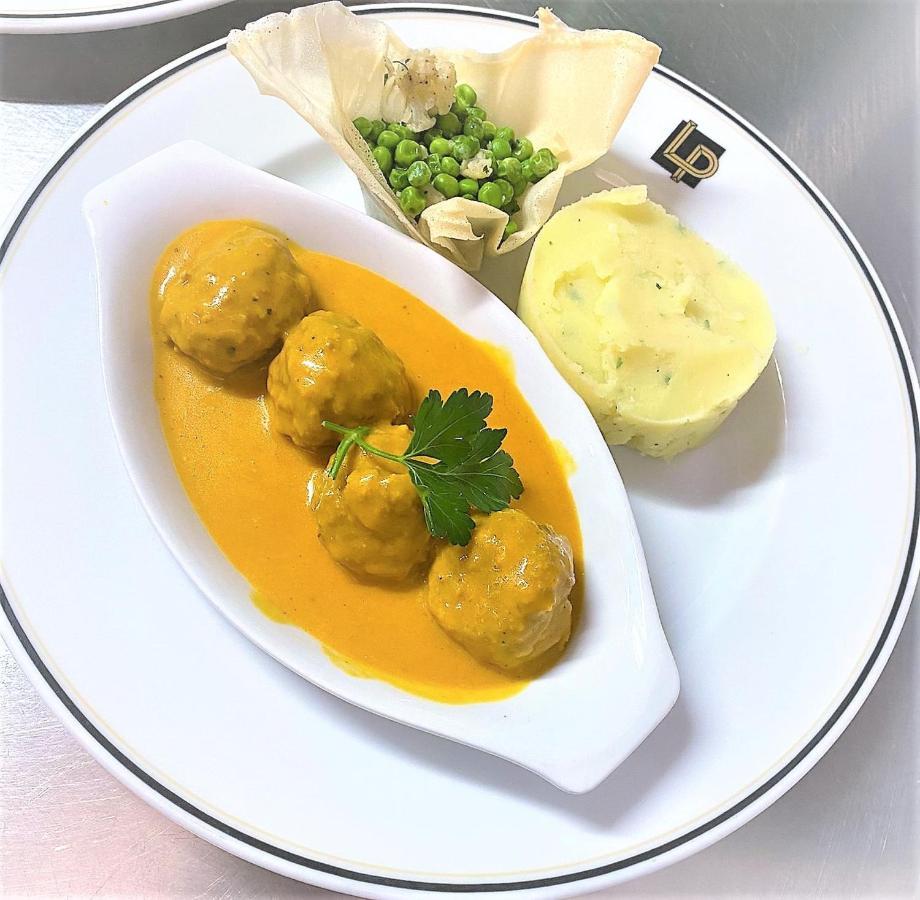 Hotel Restaurant Kyriad De Peronne Экстерьер фото
