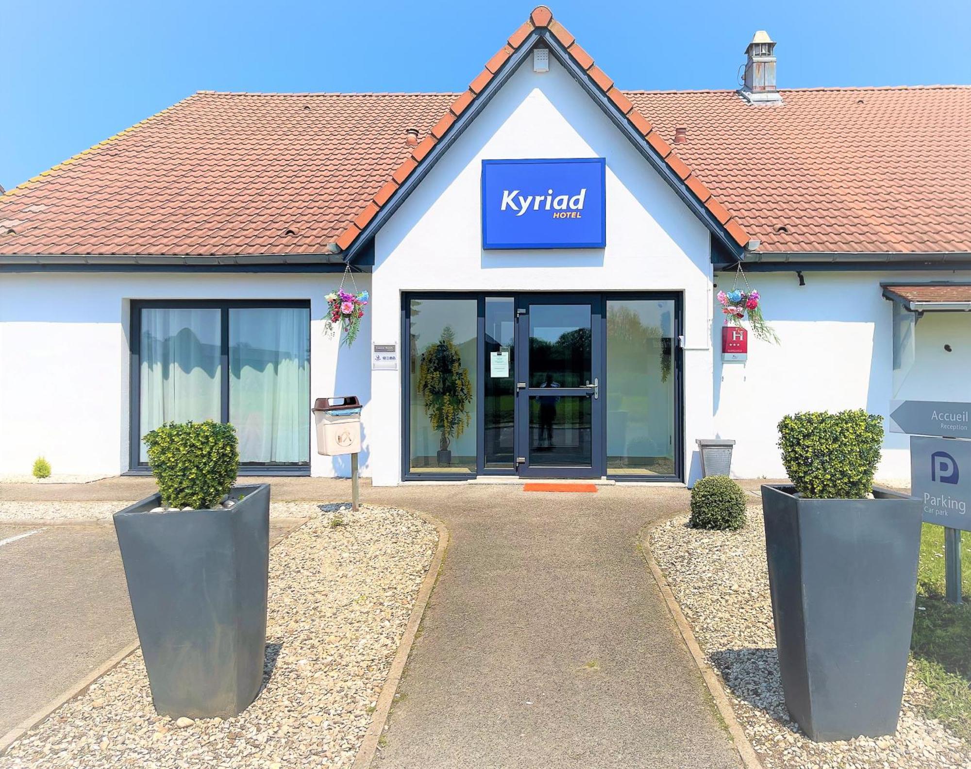 Hotel Restaurant Kyriad De Peronne Экстерьер фото