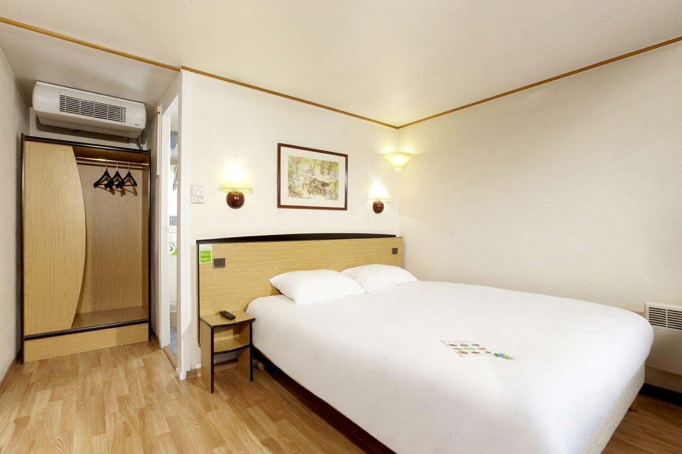 Hotel Restaurant Kyriad De Peronne Экстерьер фото