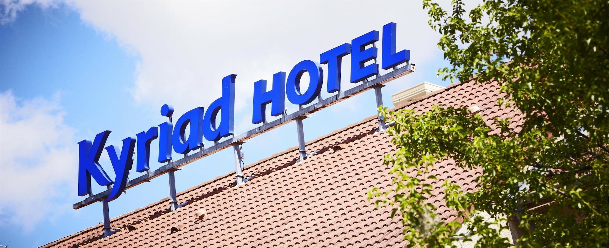 Hotel Restaurant Kyriad De Peronne Экстерьер фото